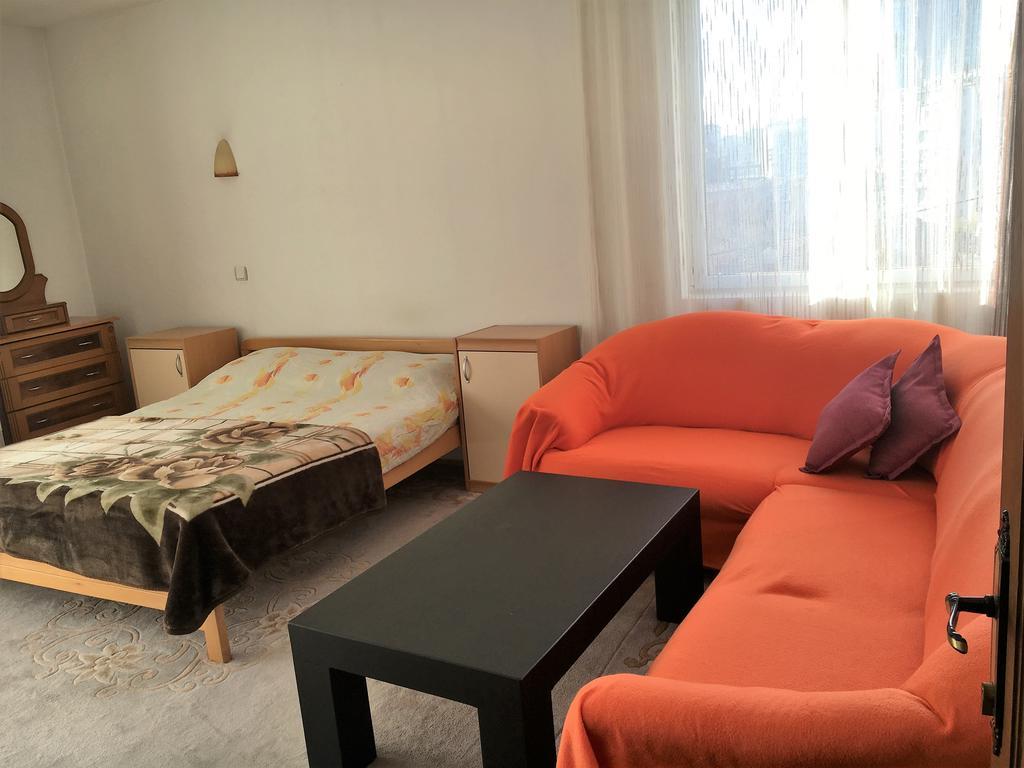 Center Apartment พริสตีนา ภายนอก รูปภาพ