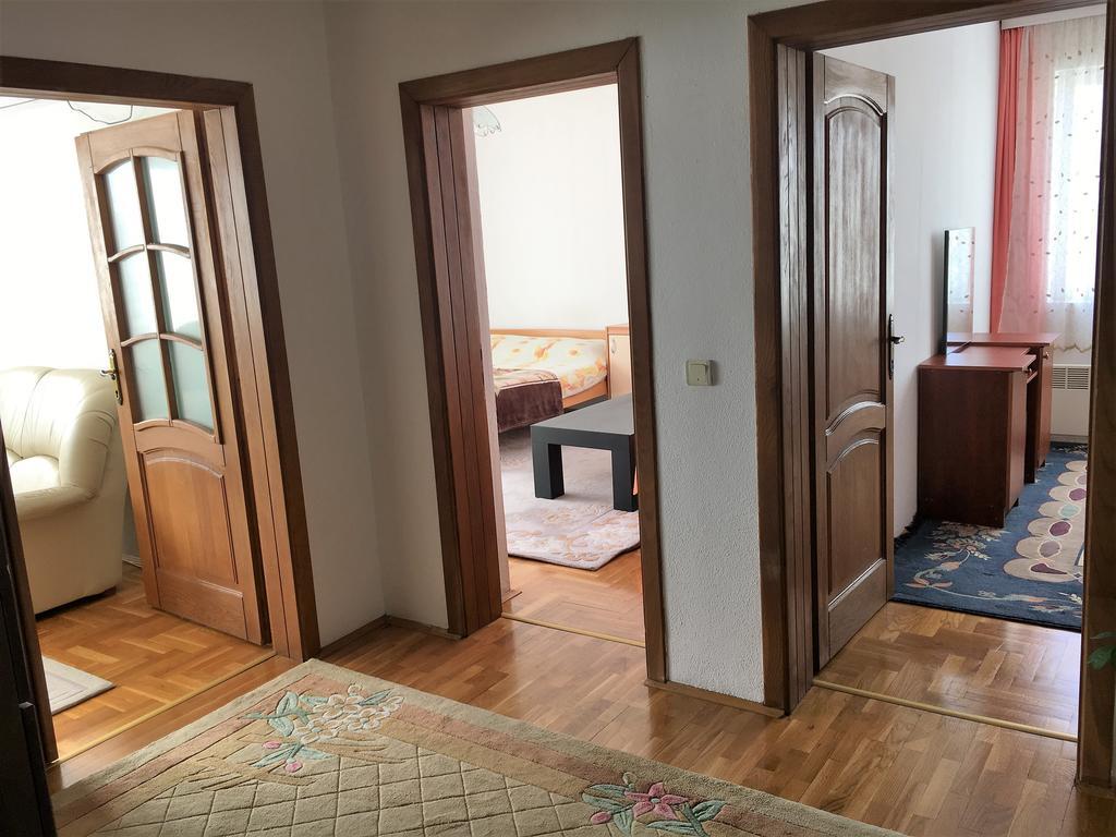 Center Apartment พริสตีนา ภายนอก รูปภาพ